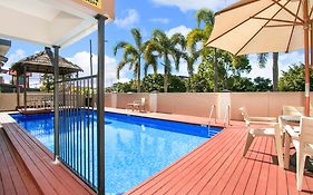 Cairns City Palms